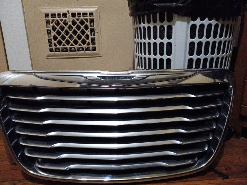 Parrilla para Chrysler 300 Excelent Conditio N P/N Foto 3 de 4