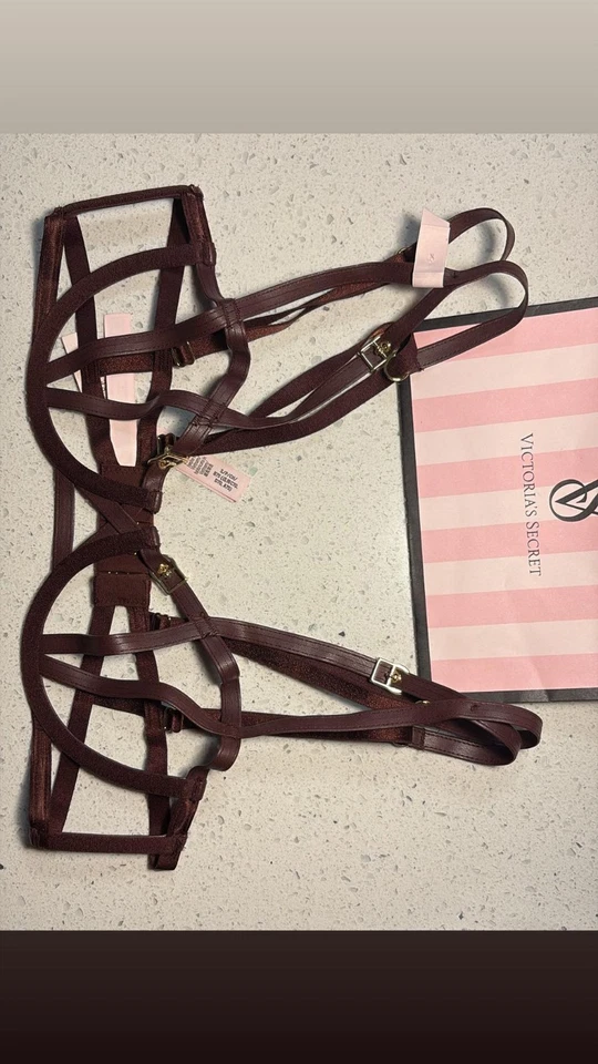 Victoria's Secret очень сексуальный бюстгальтер из искусственной кожи размер S и V-струнные трусики размер S новый с Ярлыками - Изображение 2 из 4