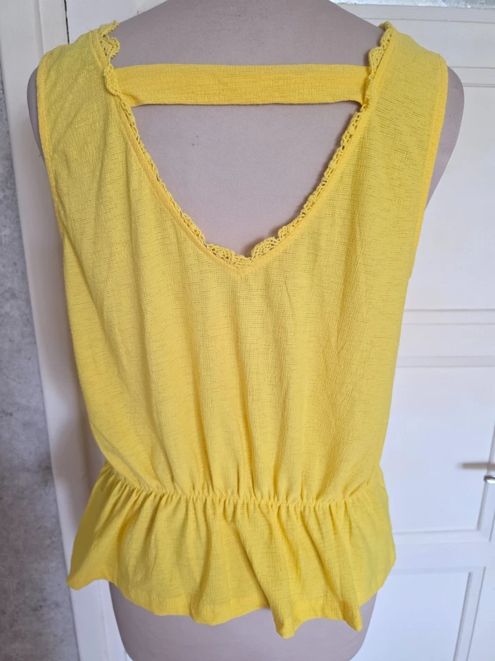 HAUT JAUNE LA HALL TAILLE M NEUF - Photo 2/3