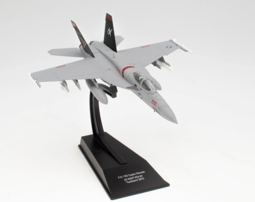 F/A-18E スーパーホーネット 1/100　アシェット　トムキャッターズ F/A-18E SUPER HORNET US NAVY 1:100 - Combat Planes