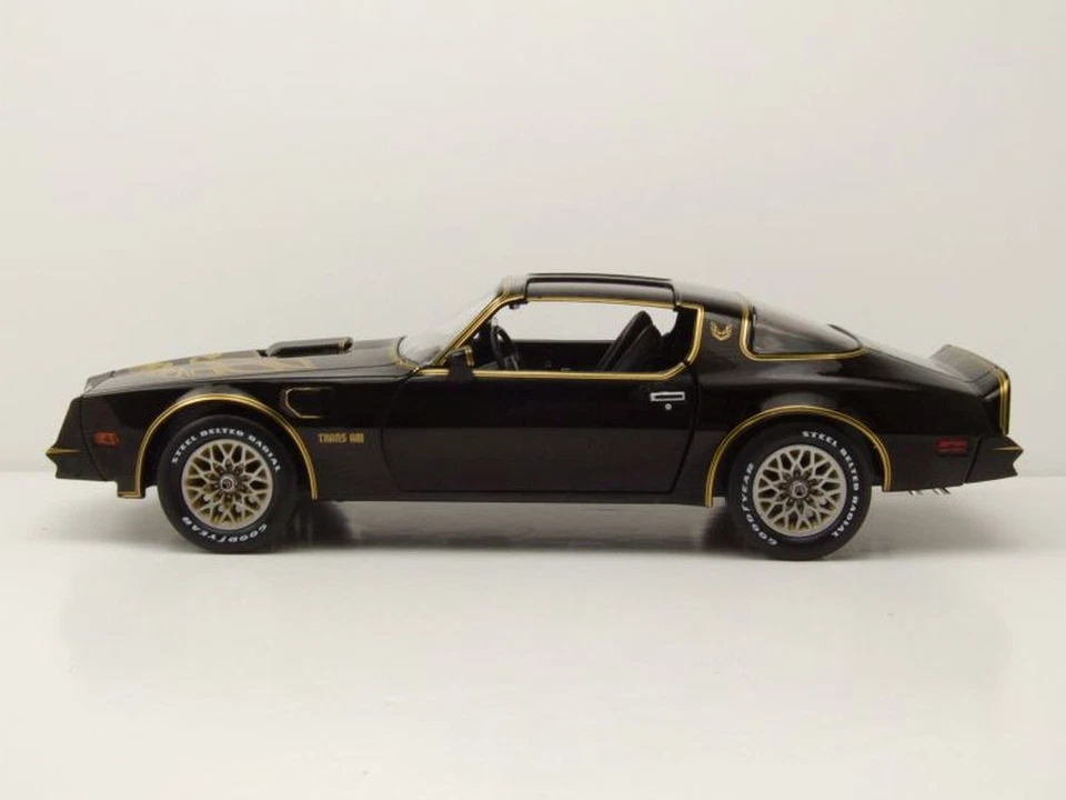 Pontiac Trans Am 1977 Negro Dorado Modelo De Coche 1:18 Greenlight Collectibles - Imagen 3 de 4