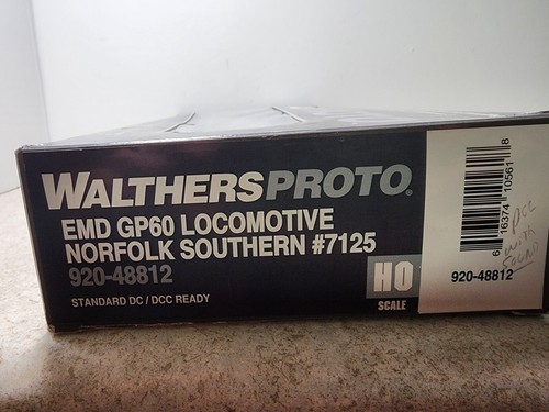 Walthers HO Norfolk Southern #7125 EMD GP60 Diesel DCC with Sound 920-48812 - Picture 10 of 11