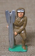 Manoil Dime Store Toy Soldier 1309: Aviator w/Bomb M112 