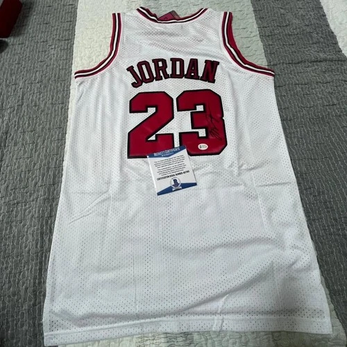 Michael Jordan SIGNED Chicago Bulls NBA #23 Jersey White - COA Beckett