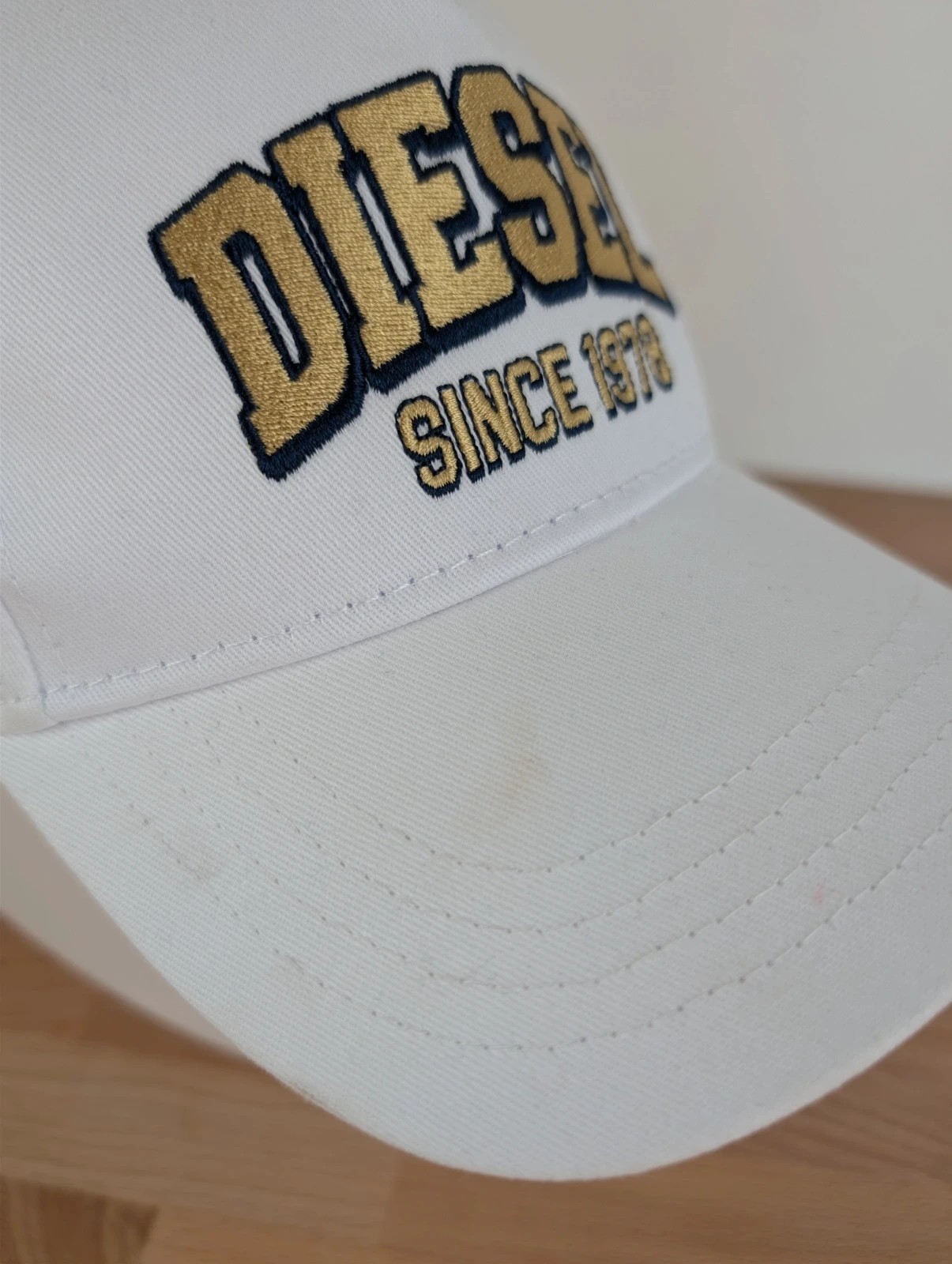 Diesel NWT white snapback cap. One Size. DN3922 image 8