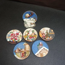 "A Christmas Remembered" Collectors Edition 1997, Set Of 6 Plates With One Stand