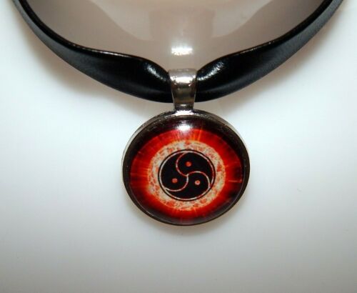 Black leather Choker pendant, bdsm symbol logo pendant necklace Bdsm  triskele - Afbeelding 1 van 10