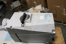 CROUSE HINDS CSR63542 MODEL M5 INTERLOCKED ARKTITE RECEPTACLE WITH MOLDED CASE  