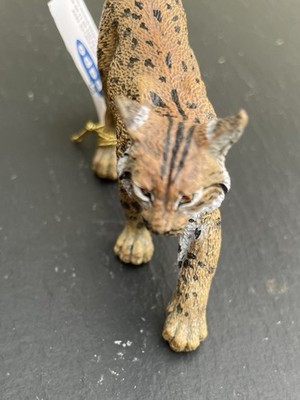 handbemalte Papo 50241 Luchs-Spielfigur mit typischem gefleckten Fellmuster.