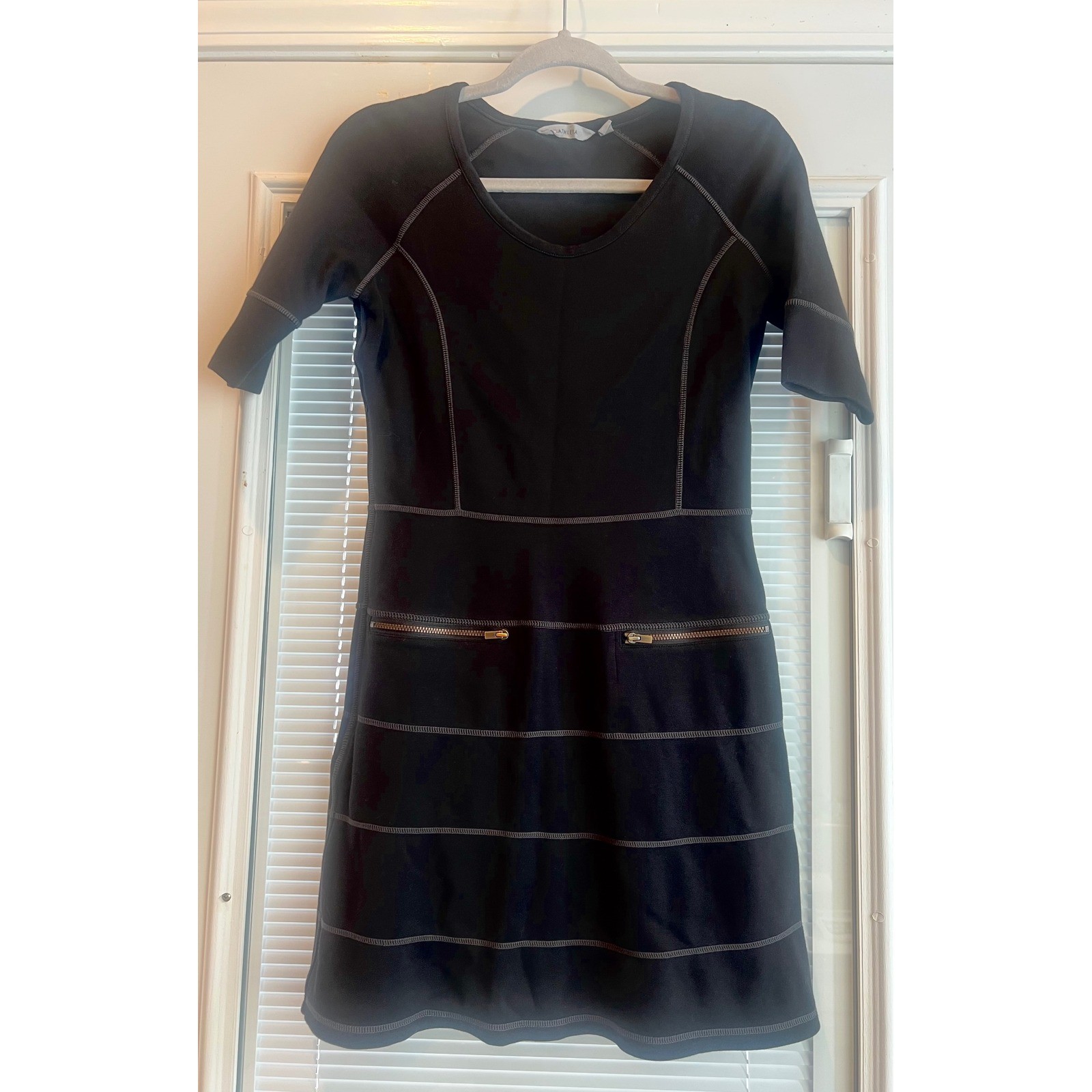 ATHLETA Strata Stretch Ponte Dress Black Travel Short Sleeve Zip Pockets Sz XS