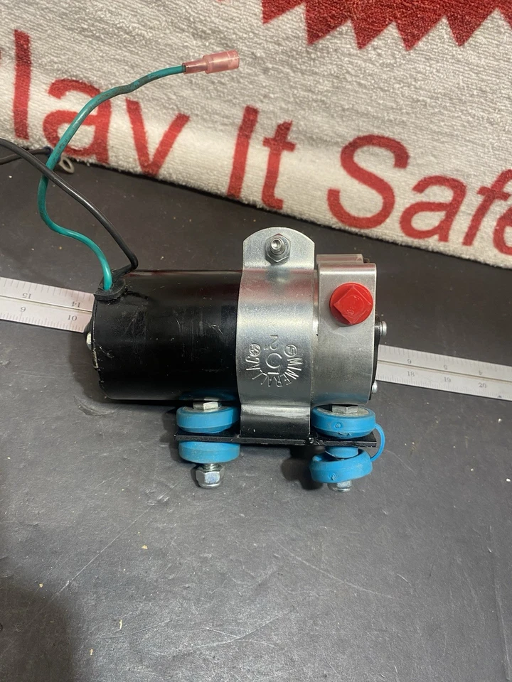 Bombas de combustible eléctricas SUMMIT Racing 12V SUM-G3134 Foto 3 de 4