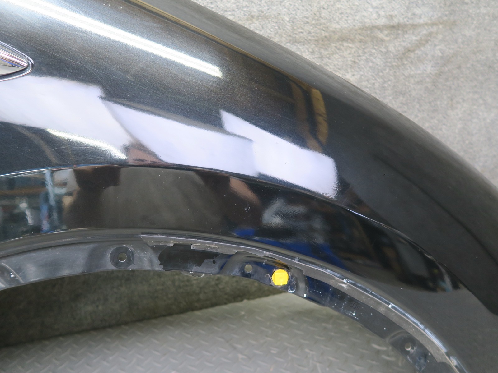2017-2020 MASERATI LEVANTE M161 FRONT RIGHT FENDER SHELL COVER PANEL BLACK