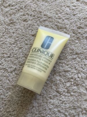 Clinique Dramatically Different Moisturizing Gel 50ml/1.7oz (Tube Unbox)
