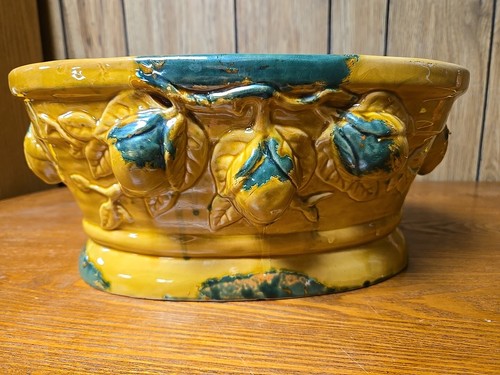 Large Victorian Majolica Style Planter - Picture 3 of 8