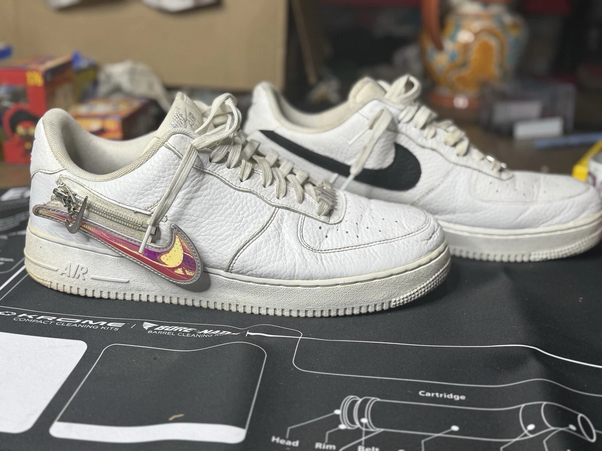 Preços baixos em Nike Air Force 1 '07 Premium Zip Swoosh - White
