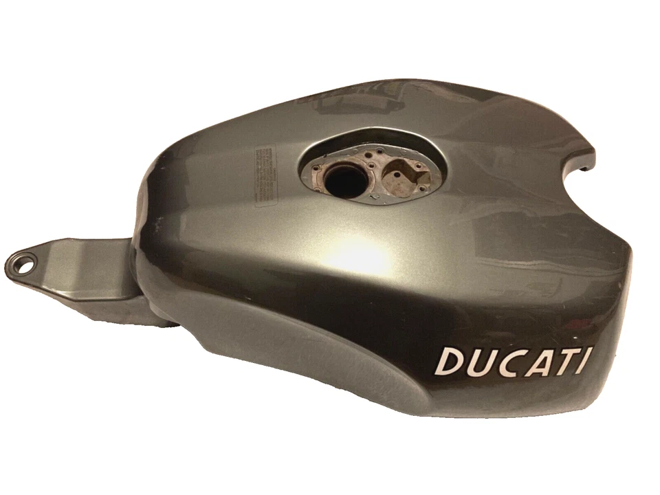 Tanque de gasolina Ducati plateado “verde” nacarado GT1000 2007 Sport Classic  Foto 3 de 4