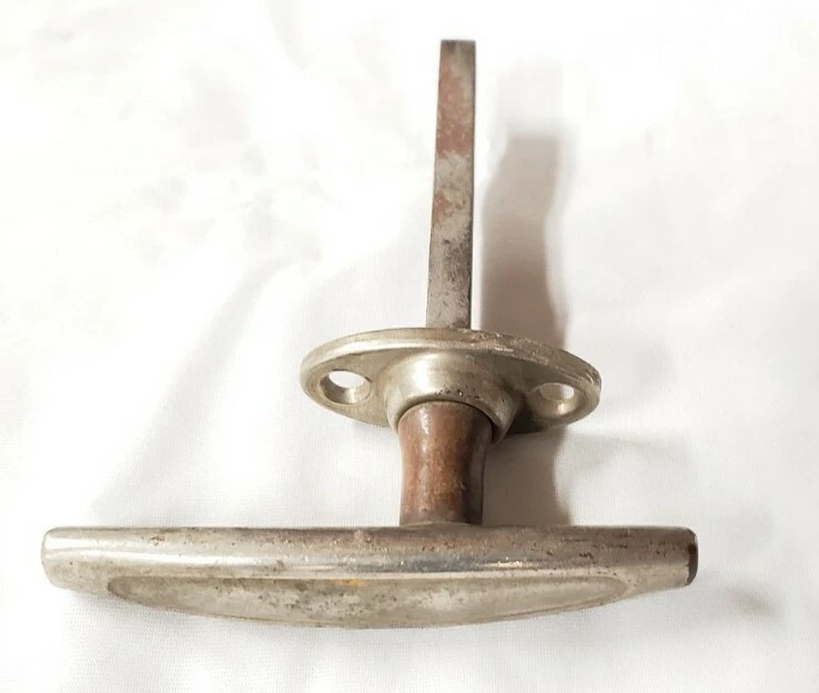 Лот из 9 внешних дверных ручек 1920-х 1930-х годов для модели Ford T/A - Изображение 2 из 4