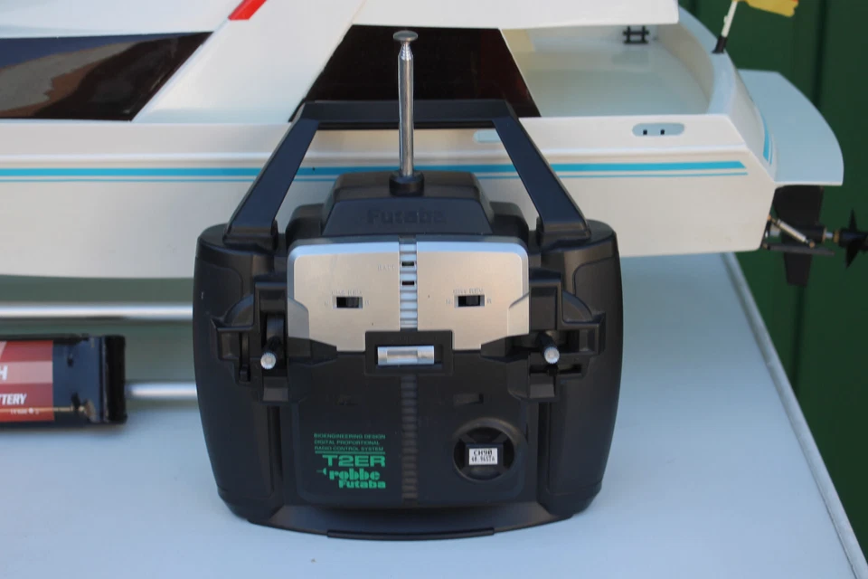 Key Lago Mega Yacht von Robbe Top Zustand sofort Fahrbereit mit FB und Zubehör. - Bild 2 von 4