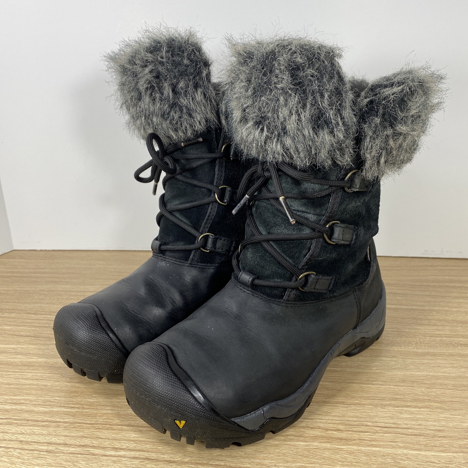 Stivali invernali KEEN Helena in pelle impermeabili isolati 200 grammi nero 6 donna