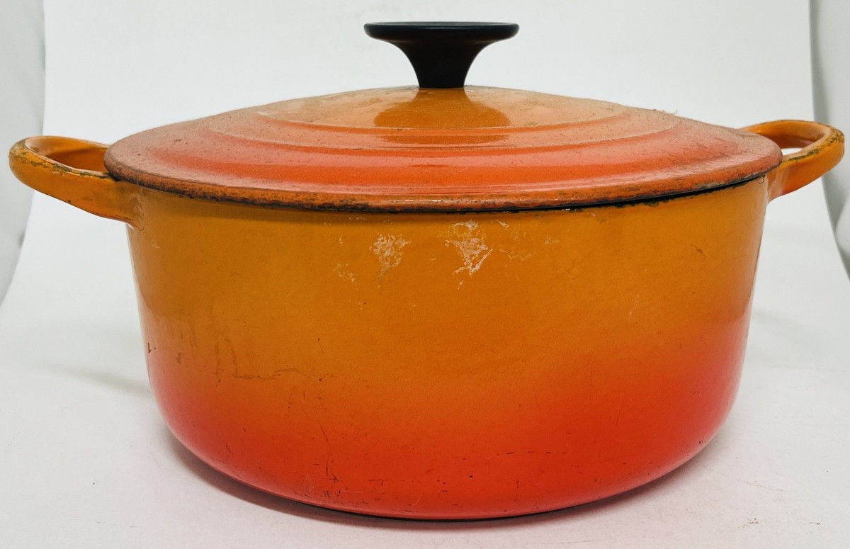 キッチン収納・ラック Le Creuset Cast Iron Pot Stand Orange Le Creuset Cast Iron Pot Stand Orange - メルカリ