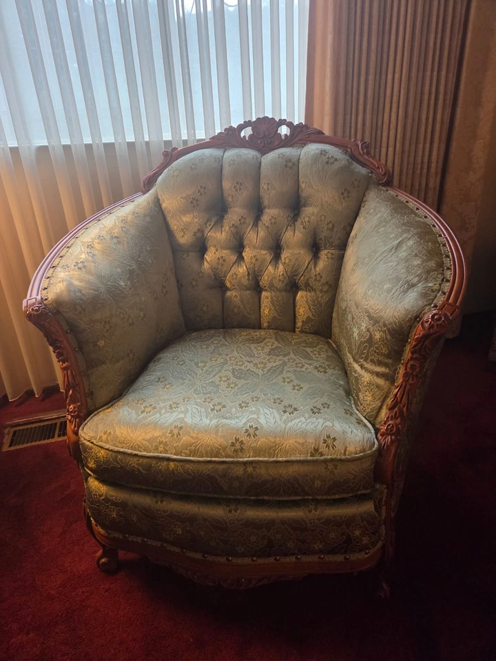 Sofá y silla provincial francesa verde vintage hechos a medida por Deutsch Bro Inc Foto 3 de 4