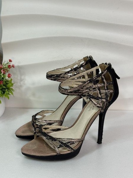 Women Charles & Keith Heels Black Suede 36