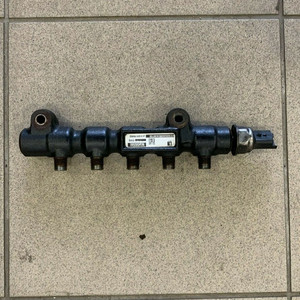 Citroen C4 Picasso 2007 Verteilrohr Einspritzleiste 9654592680