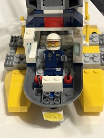 LEGO City 60067 Swamp Police Helicopter Pursuit 100% Complete 3 Minifigs Manuals