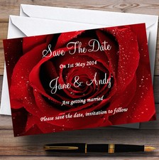 Personalisierte Save-the-Date-Karten tiefrote...