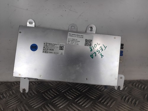 2018 TESLA MODEL X 5YJX BODY CONTROL MODULE (BCM) 1081023-00-C