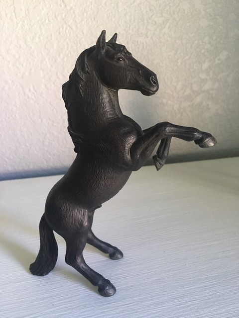 schleich rearing mustang