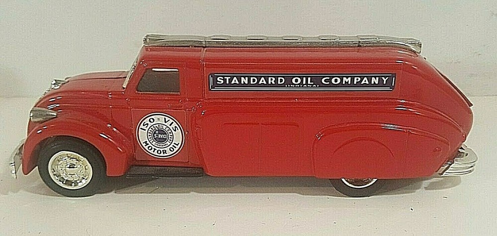 ERTL LTD. ED. 1938 DODGE AIRFLOW (STANDARD OIL COMPANY) AIRFLOW TANKER COIN BANK