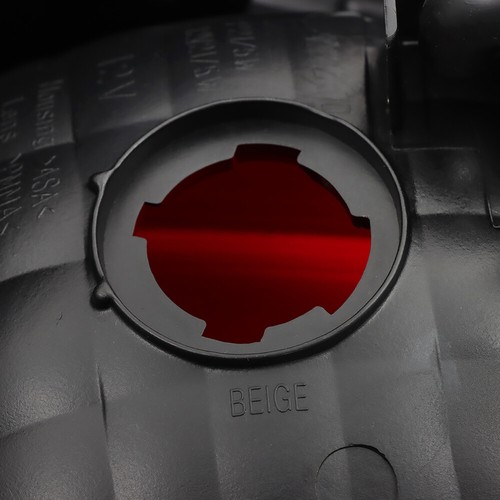 Red Halogen Right Passenger Side Tail Light For 2015-2020 Toyota Hilux Series - Picture 6 of 12