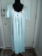 LORRAINE Size M Preowned Pale Blue Nylon Nightgown