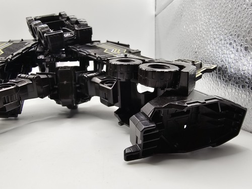 Transformers 2017 Primitive Skateboarding OPTIMUS PRIME - Titans Return Con - Picture 11 of 15