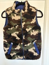 Mini Boden Reversible Camo Sherpa Vest Boys 9/10