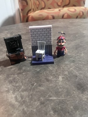 McFarlane Five Nights at Freddy s Fun with Balloon Boy set + bonus