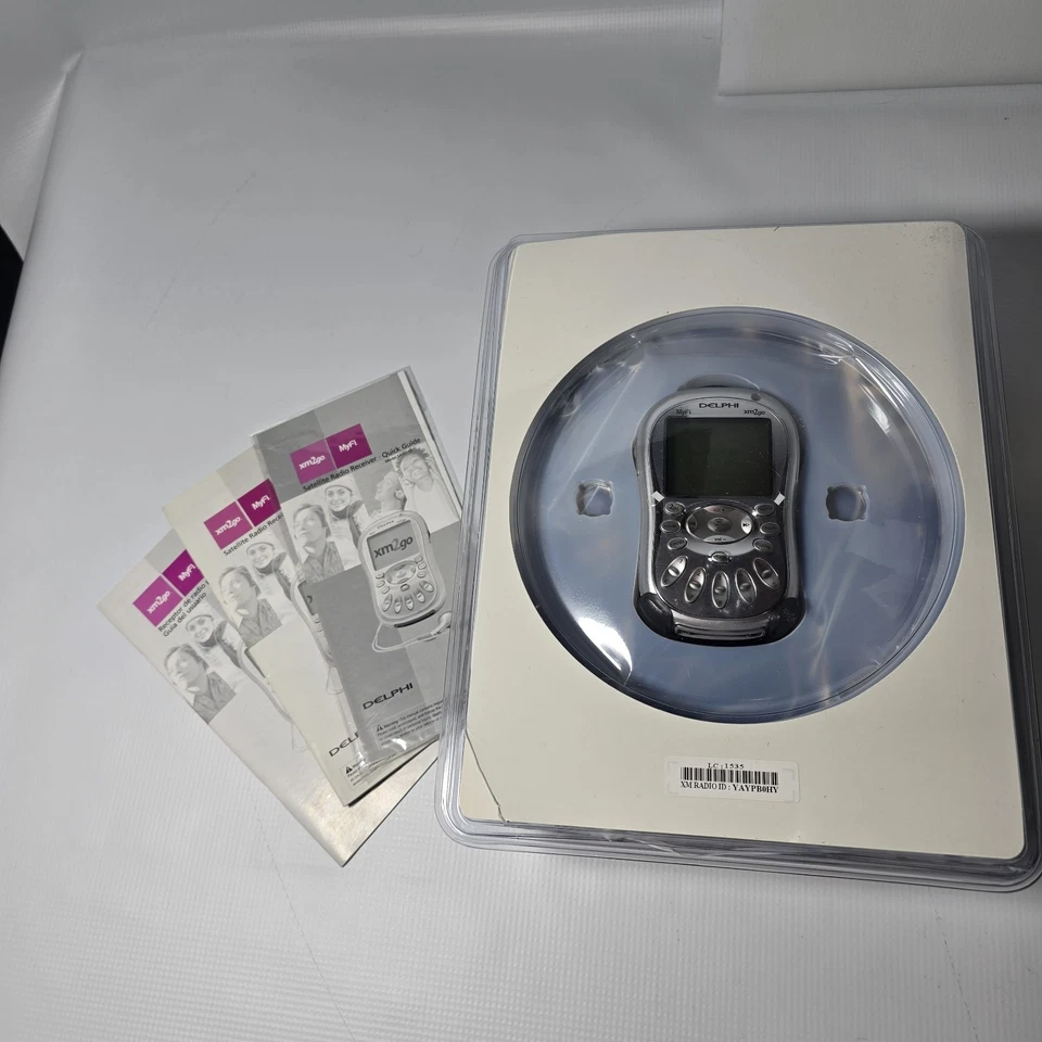 Delphi Personal XM Satellite Radio xm2Go MyFi SA10113-11P1 - Image 3 of 4