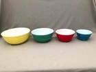 PYREX MIXING BOWL SET OF 4 PRIMARY COLORS