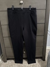 Chicos Pull On Pants Women s 1.5R 10R Black Tapered EUC Slimming Stretch Pocket