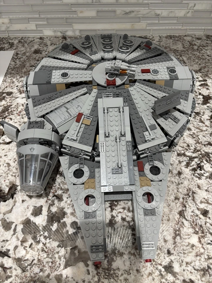 Lego Millenium Falcon 75105 con libro - lectura incompleta Foto 4 de 4