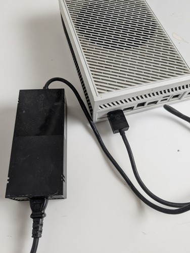 Microsoft Xbox One Original Konsole Model 1540 getestet funktioniert - ohne Controller - Bild 3 von 11