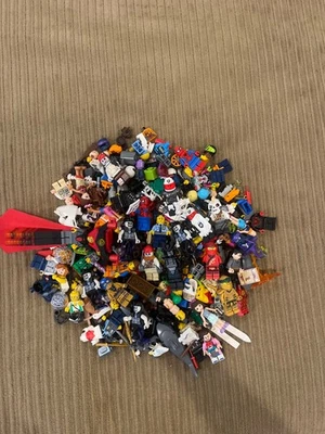 16.70 oz Lego Minifigure Lot of Parts and Accessories - Image 1 of 4
