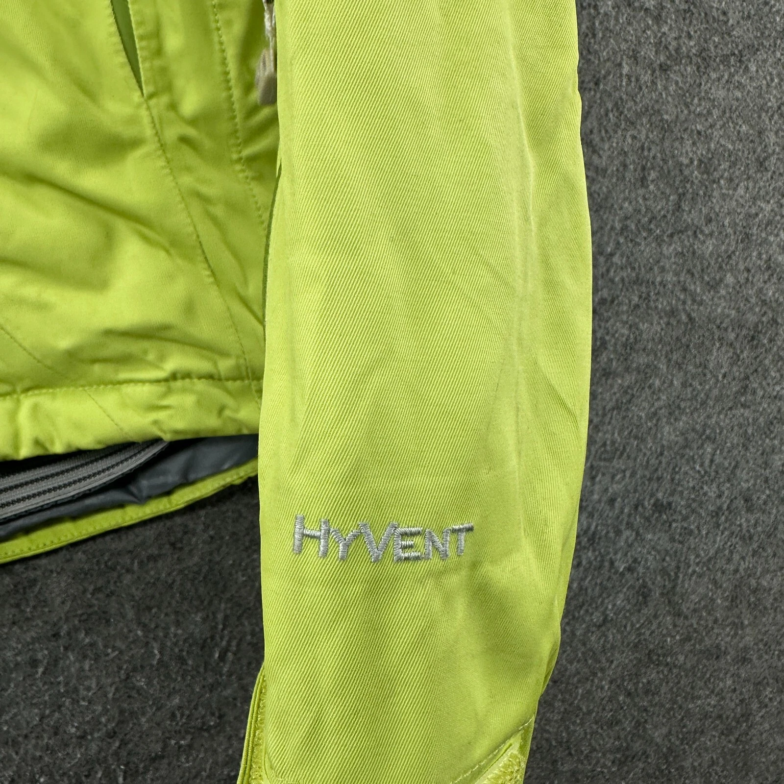 north-face full zip hyvent windbreaker rain coat jacket