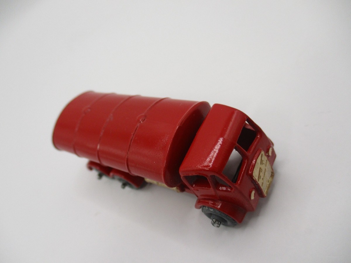 マッチボックス　レズニー　No.11 エッソ（ESSO）タンカー 新しい到着 マッチボックスレズニーNo.11 エッソ（ESSO