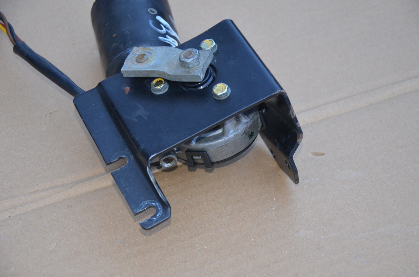 Ferrari 348 Windshield Wiper Motor Bosch with Bracket ONLY 6K MILES OEM