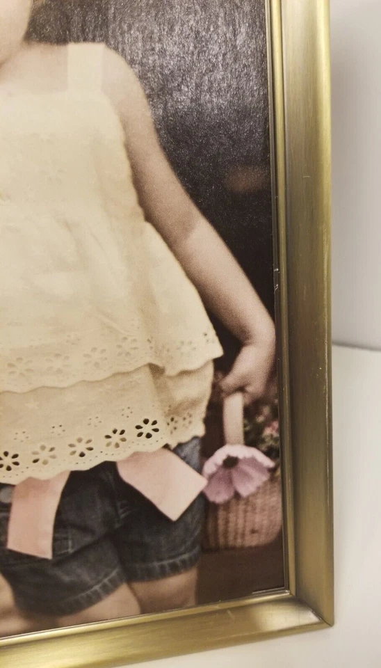 Marco de fotos antiguo de latón dorado mate de 8x10 pulgadas Foto 3 de 4