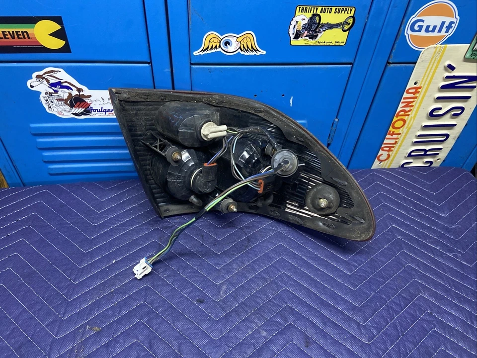 Luz trasera lateral derecha Saturn L200 2003 2004 2005 paso derecho Foto 3 de 4