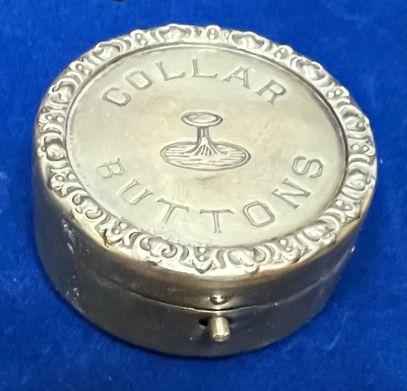 1900’s-1930’s Collar Buttons Box 2” D Metal - Gem