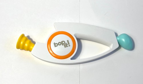 Hasbro Bop It Twist it Pull IT 2018 gioco elettronico portatile usato TESTATO - Foto 3 di 5